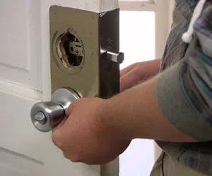 Capitol Locksmith Service St Louis, MO 314-372-2860 Capitol Locksmith Service St Louis, MO 314-372-2860 - locksmith-12